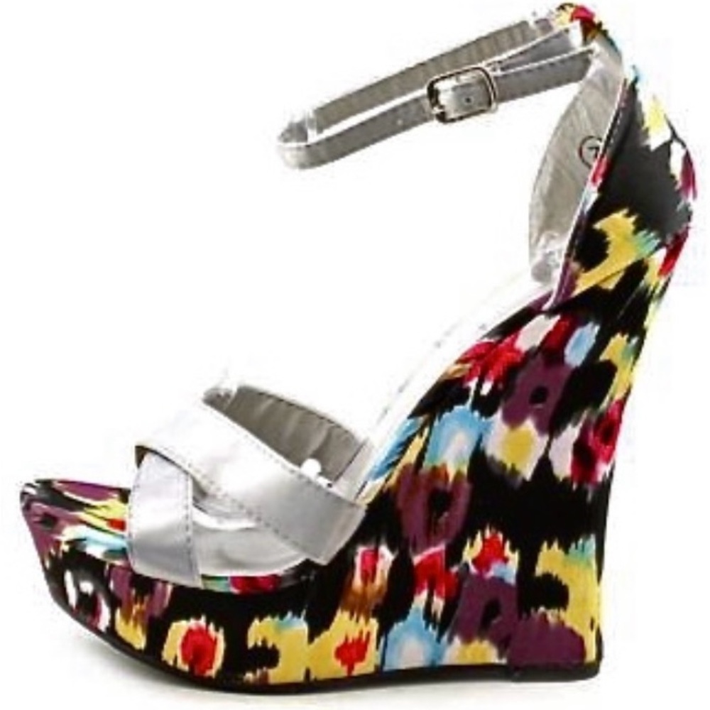 MULTICOLOR PLATFORM WEDGE — SILVER  STRAP SANDALS  — NEW — SIZE 7